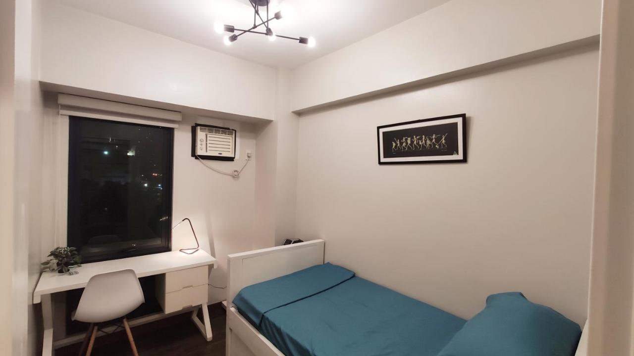 Resort Living Condominium Unit In Metro Manila Exterior photo